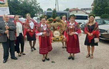Wieniec z Dębna na Dożynkach Powiatowych w Piekoszowie 2025 8