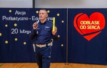 Podsumowanie akcji profilaktycznej &bdquo;Odblask od serca&rdquo; w Szkole Podstawowej w Nowej Słupi 21