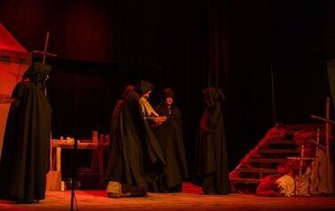 &bdquo;Noc Dziad&oacute;w&rdquo; w Rudkach. Teatr, pamięć i tradycja, kt&oacute;re łączą pokolenia 5