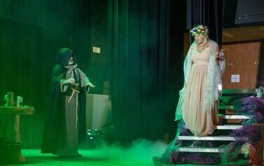 &bdquo;Noc Dziad&oacute;w&rdquo; w Rudkach. Teatr, pamięć i tradycja, kt&oacute;re łączą pokolenia 15