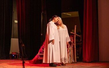 &bdquo;Noc Dziad&oacute;w&rdquo; w Rudkach. Teatr, pamięć i tradycja, kt&oacute;re łączą pokolenia 24