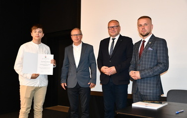 I Inauguracyjna Sesja Młodzieżowej Rady Miejskiej w Nowej Słupi II kadencji  7