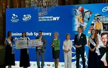 200 tys. zł dla GKS Rudki na budowę zadaszenia trybuny 4
