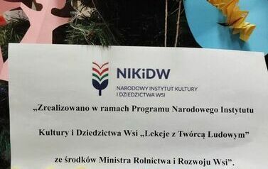 ,,Z papieru wycięte, z drzewa wyjęte" -zajęcia warsztatowe w Publicznej Szkole Podstawowej w Jeziorku. 35
