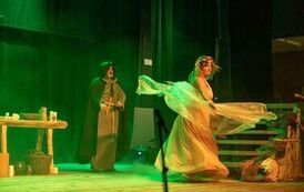&bdquo;Noc Dziad&oacute;w&rdquo; w Rudkach. Teatr, pamięć i tradycja, kt&oacute;re łączą pokolenia 13