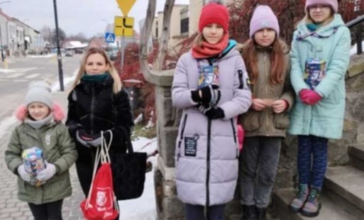 Zdjęcie do Rozliczenie 31 Finału Wielkiej Orkiestry Świątecznej Pomocy w Sztabie 5694 w Szkole Podstawowej w Nowej Słupi.