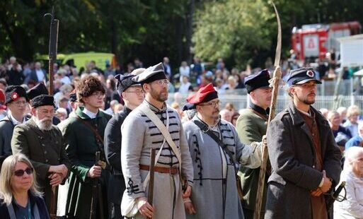 Zdjęcie do Piękne patriotyczne uroczystości na Świętym Krzyżu&nbsp;