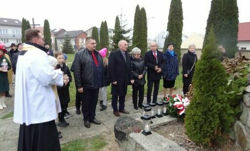 Zdjęcie do Uczcili Pamięć Bohater&oacute;w.&nbsp;Gminne Obchody 106. rocznicy odzyskania przez Polskę Niepodległości.